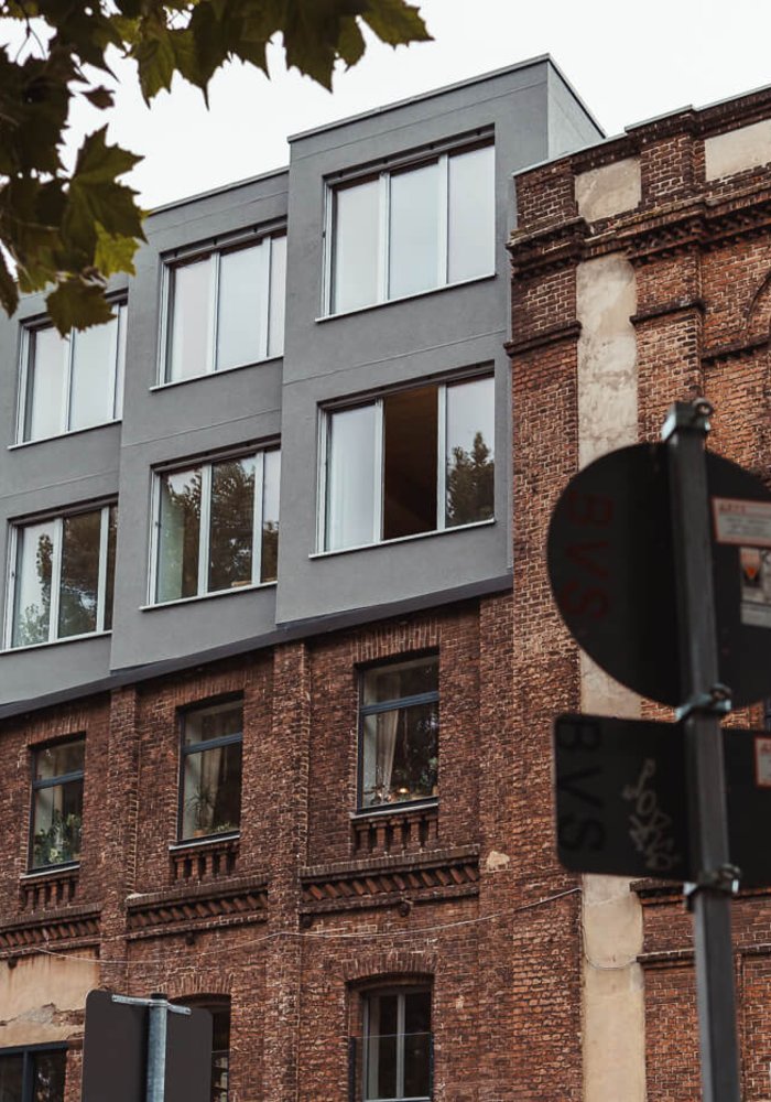 Blick auf die oberen, renovierten Etagen der Quartiershalle.